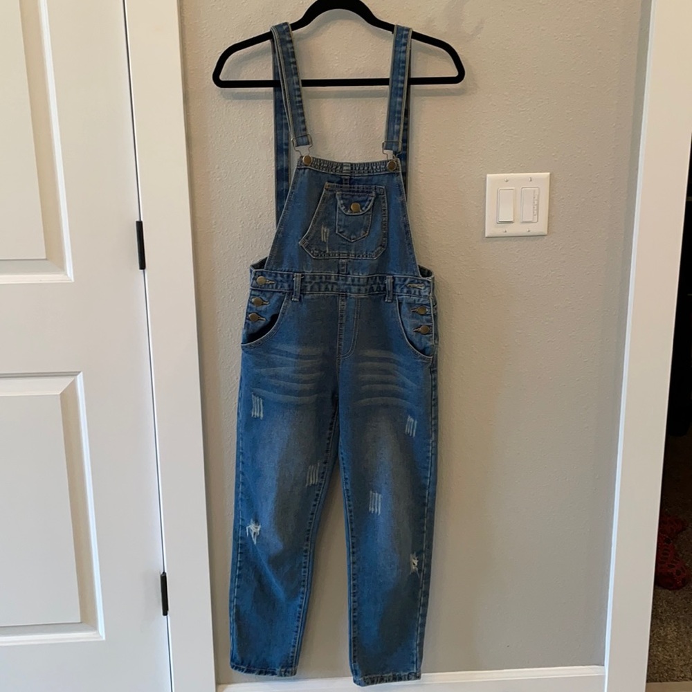 CUTE OVERALLS!!
